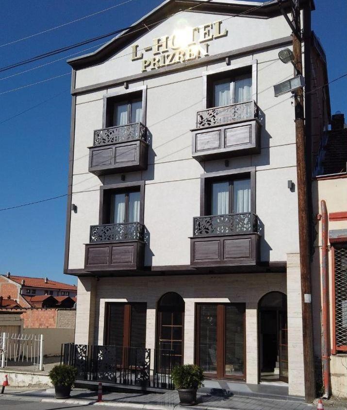 L'Hotelpz Призрен Екстериор снимка