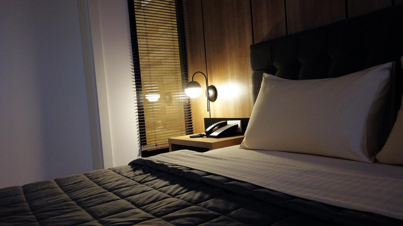 L'Hotelpz Призрен Екстериор снимка