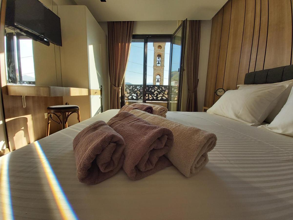 L'Hotelpz Призрен Екстериор снимка
